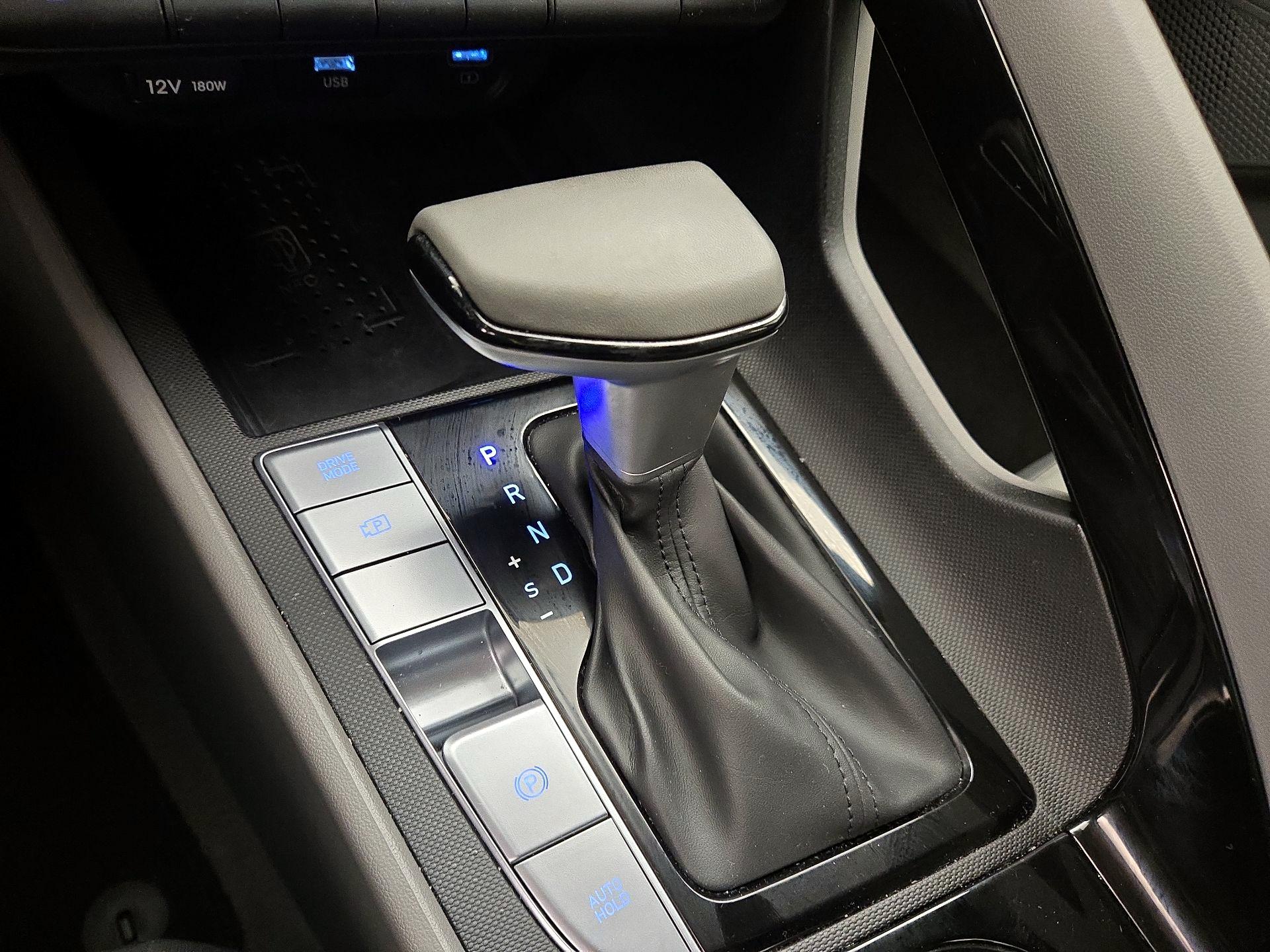 Thumbnail: 2022 Hyundai Elantra - 17