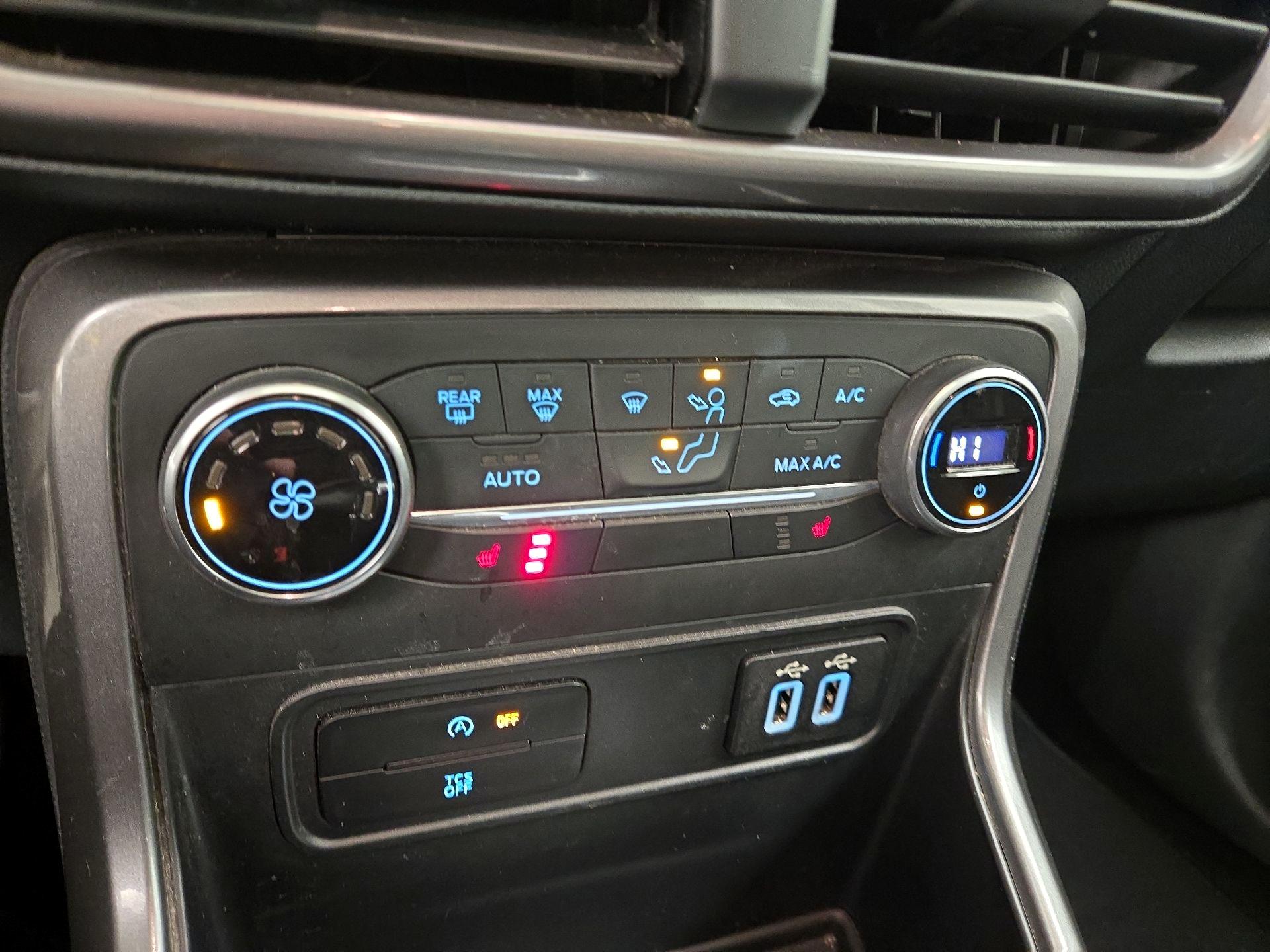 Thumbnail: 2019 Ford EcoSport - 16