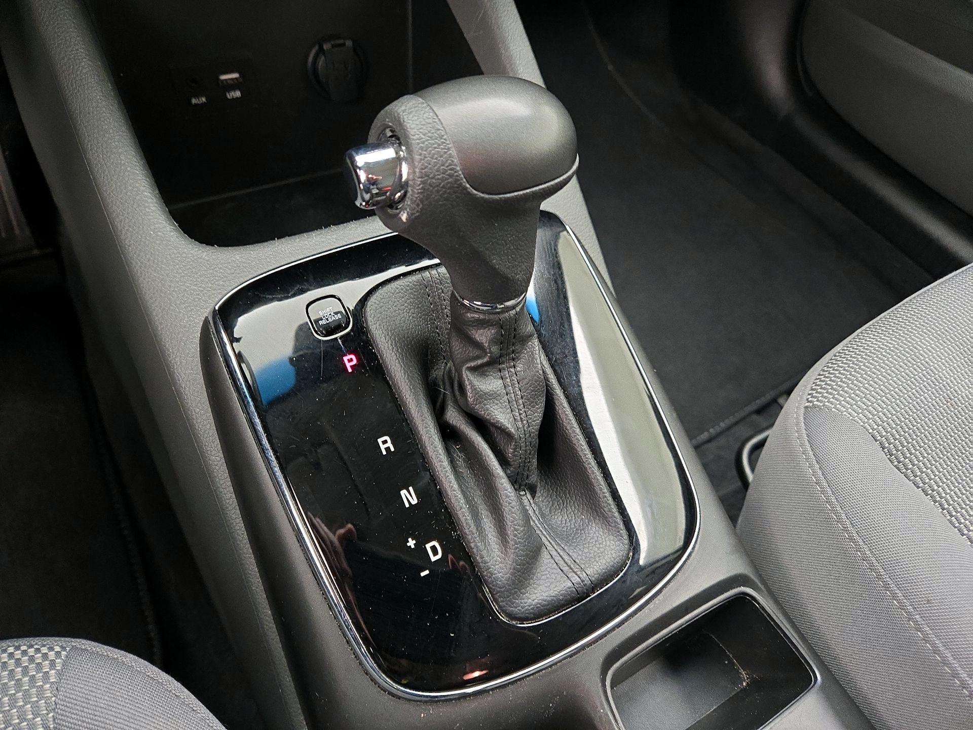 Thumbnail: 2018 Kia Forte - 17