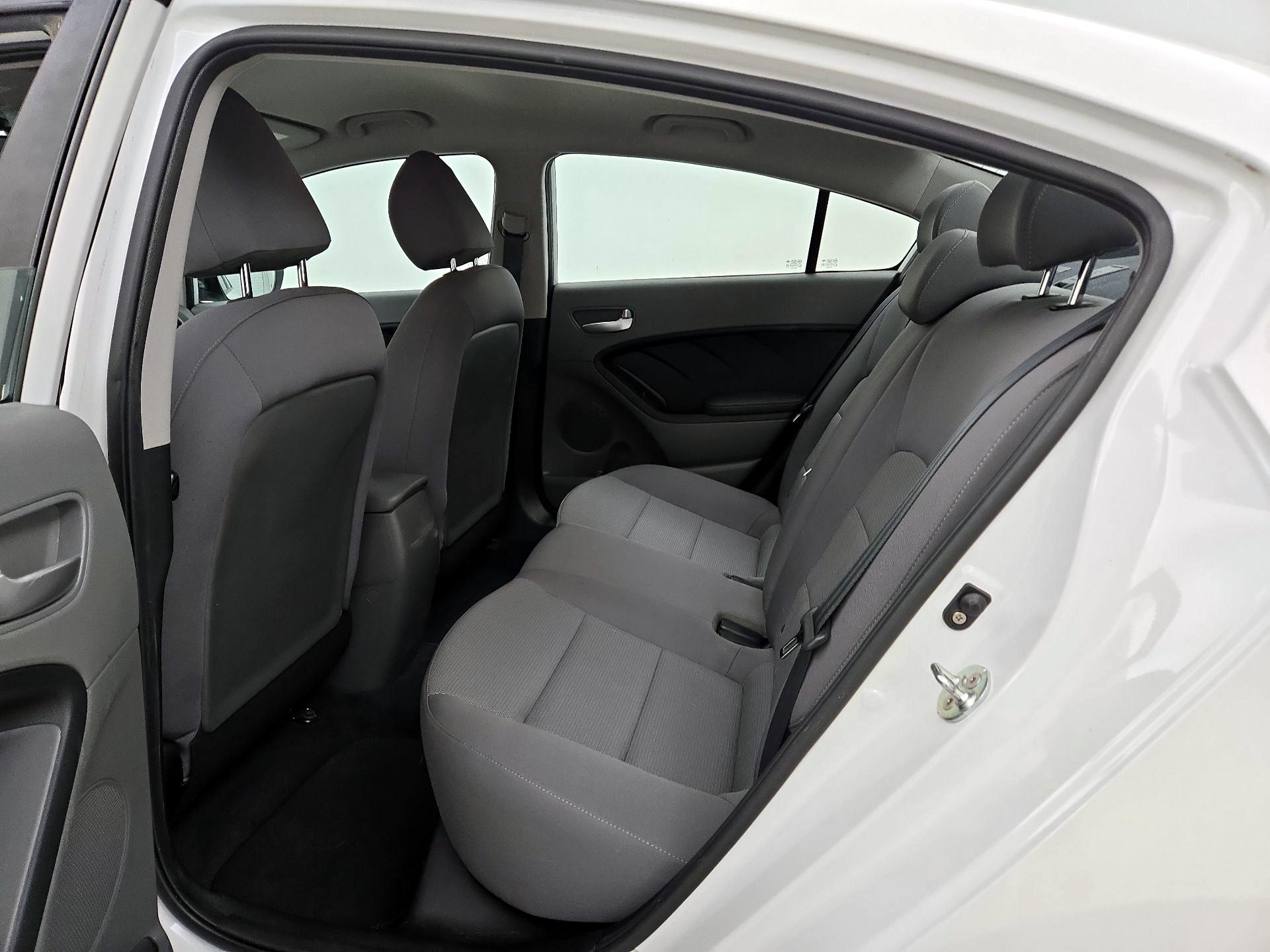 Thumbnail: 2018 Kia Forte - 19