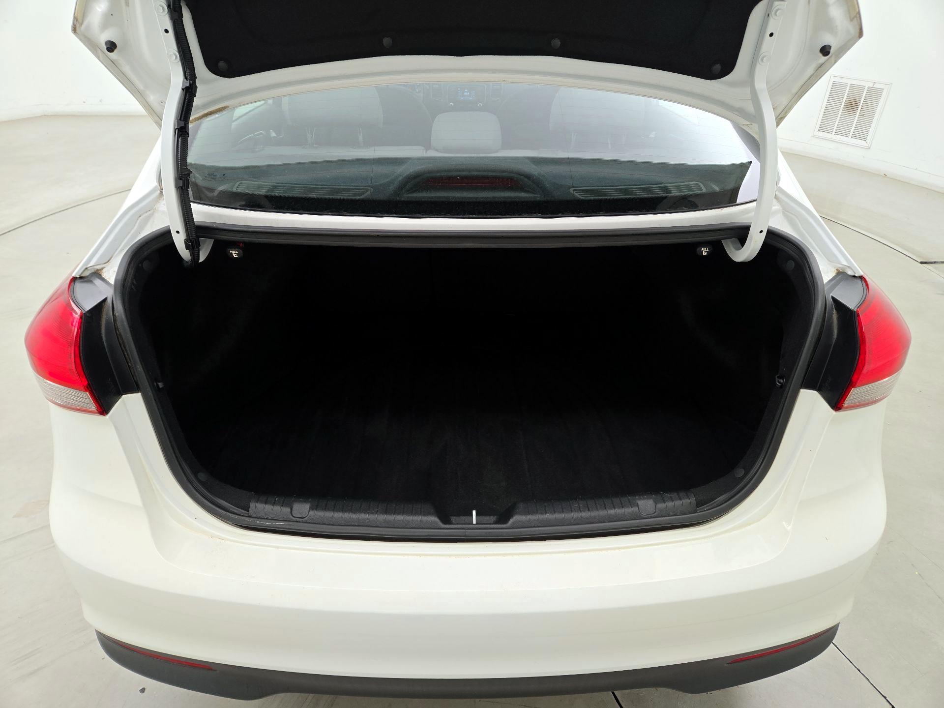 Thumbnail: 2018 Kia Forte - 20