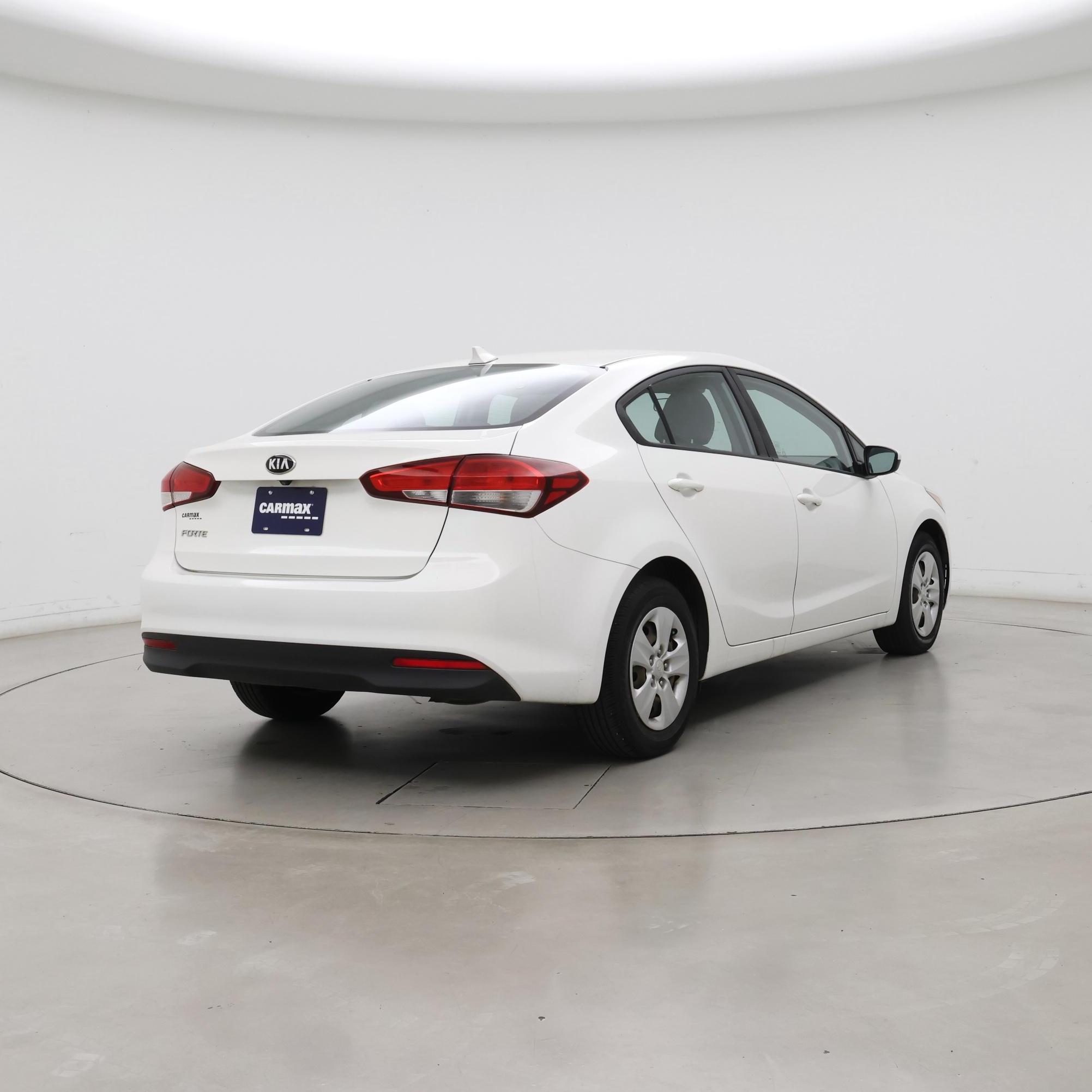 Thumbnail: 2018 Kia Forte - 8