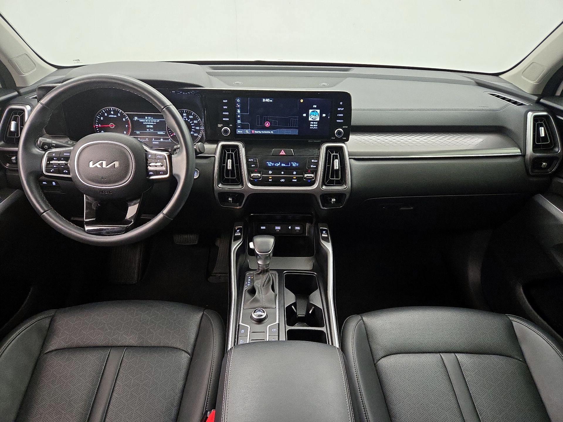 Thumbnail: 2023 Kia Sorento - 9