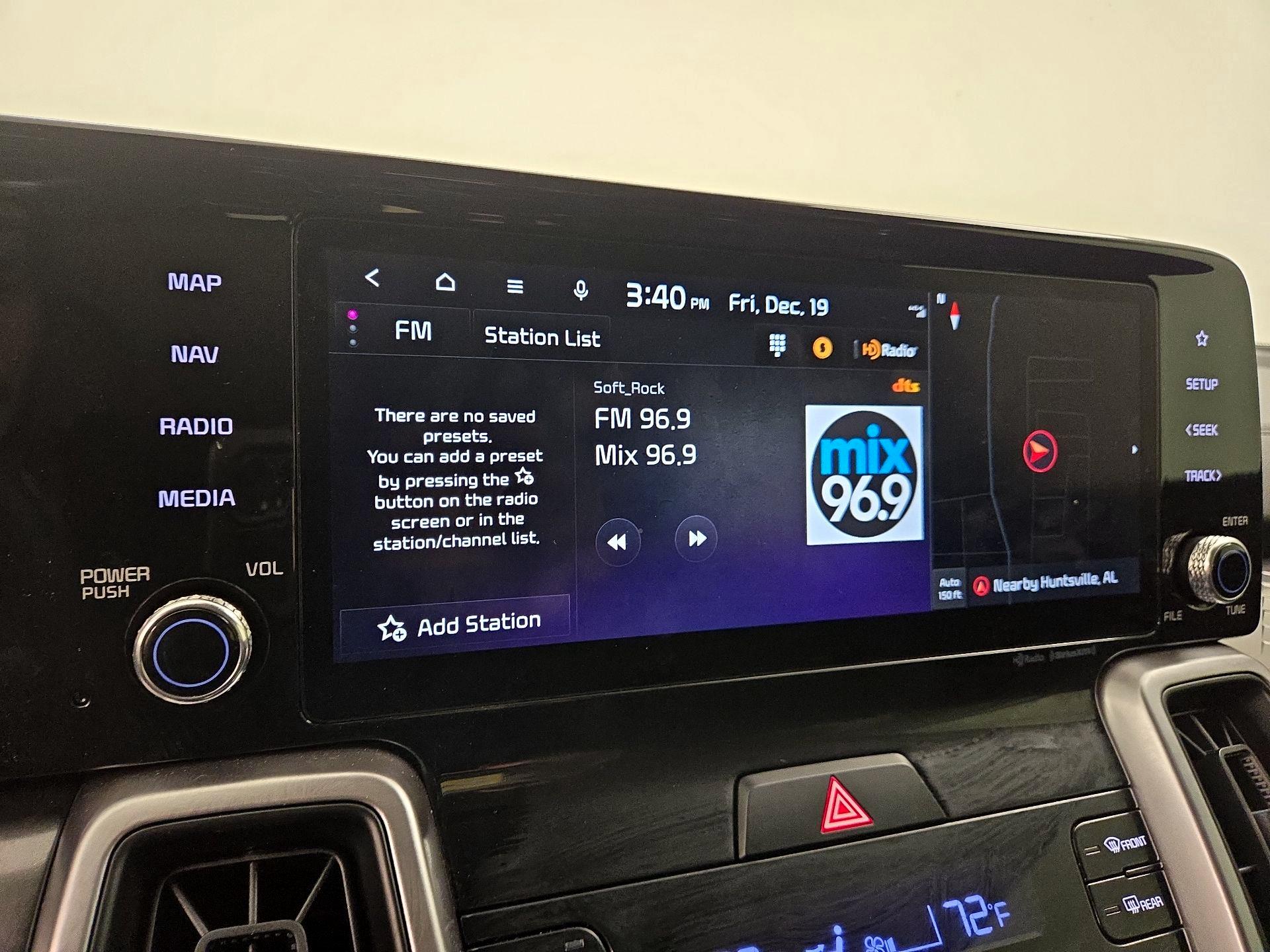 Thumbnail: 2023 Kia Sorento - 16