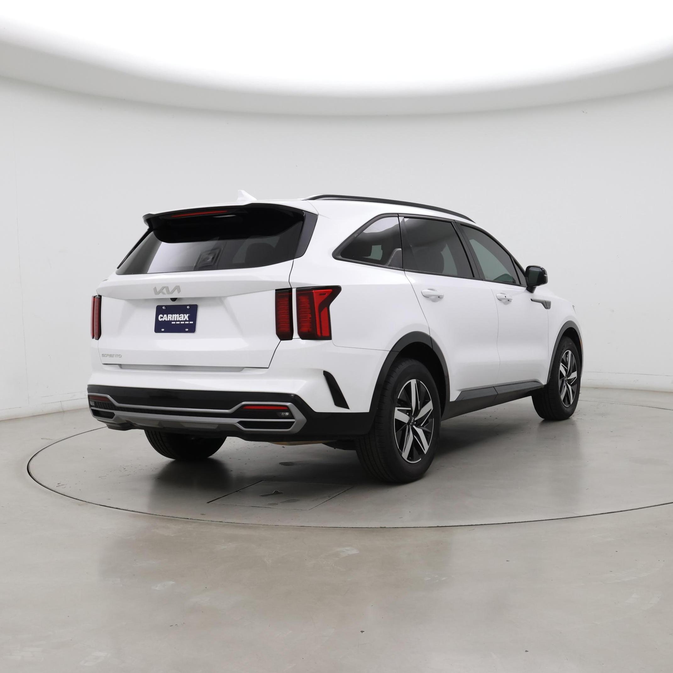 Thumbnail: 2023 Kia Sorento - 8