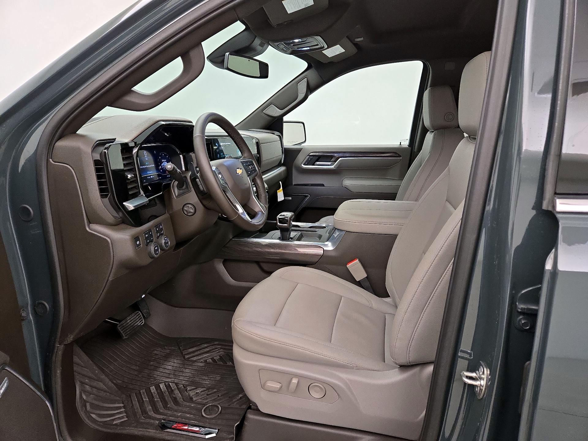 Thumbnail: 2025 Chevrolet Silverado 1500 - 11