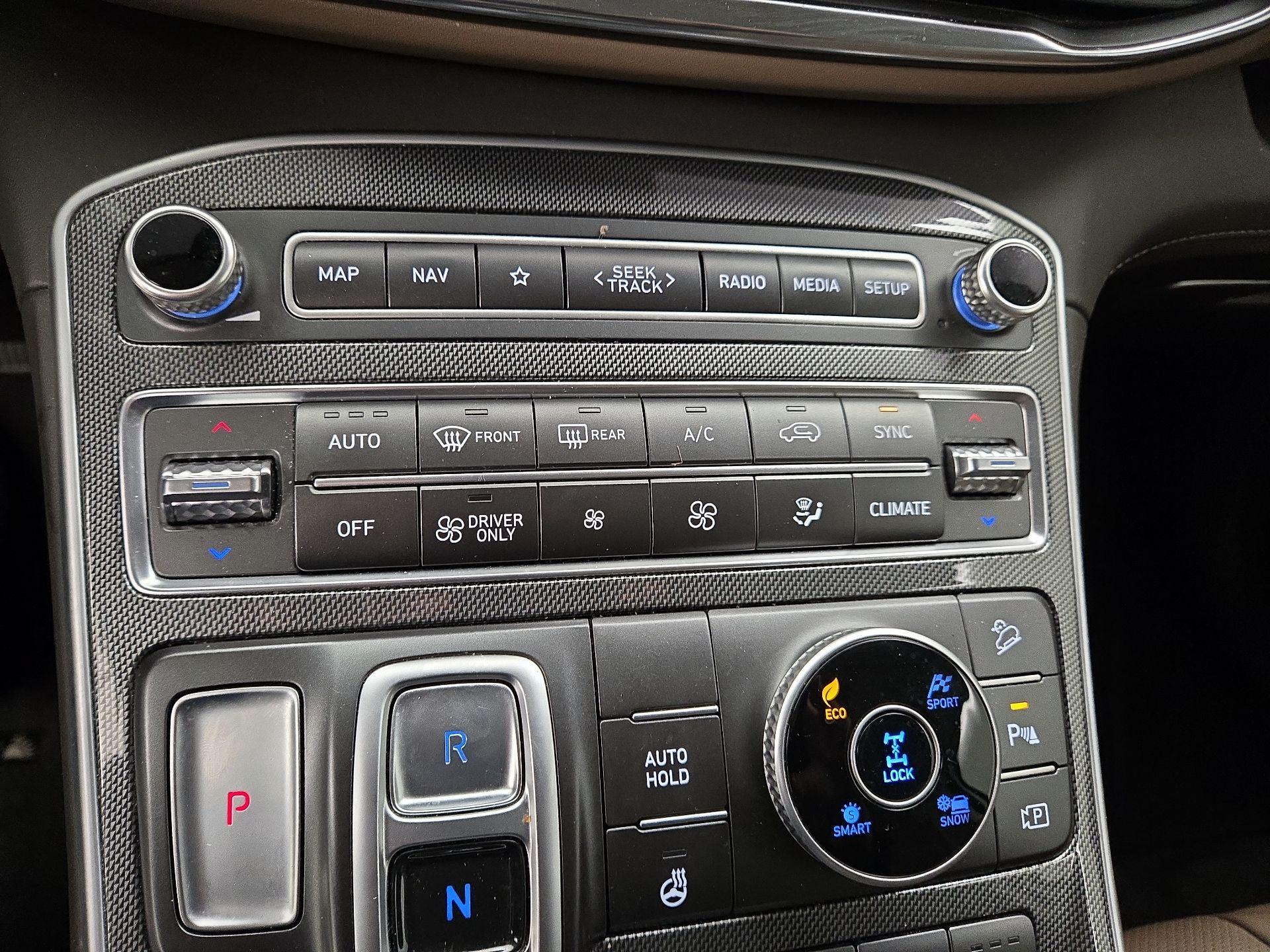 Thumbnail: 2022 Hyundai Santa Fe - 17