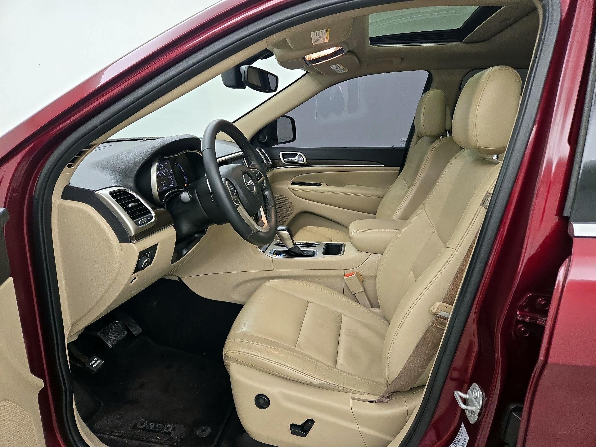 Thumbnail: 2017 Jeep Grand Cherokee - 11