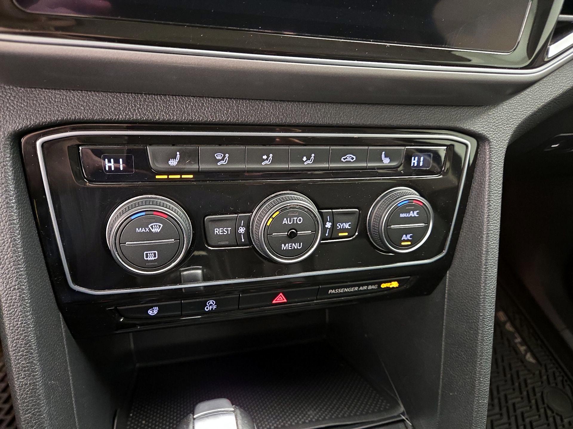 Thumbnail: 2019 Volkswagen Atlas - 16