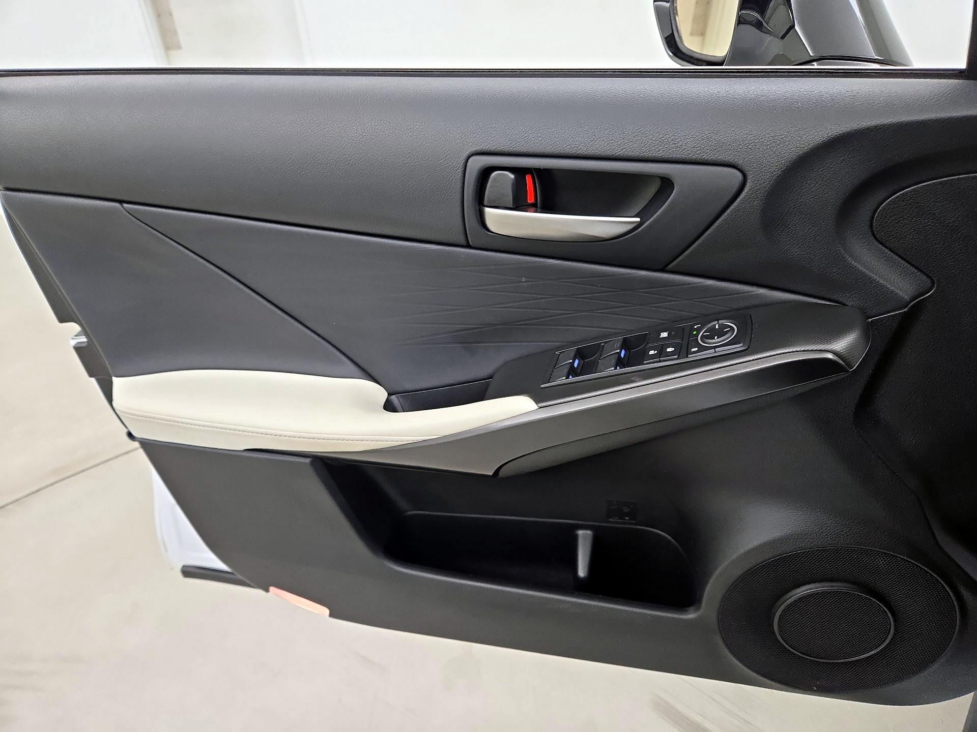 Thumbnail: 2022 Lexus IS - 12