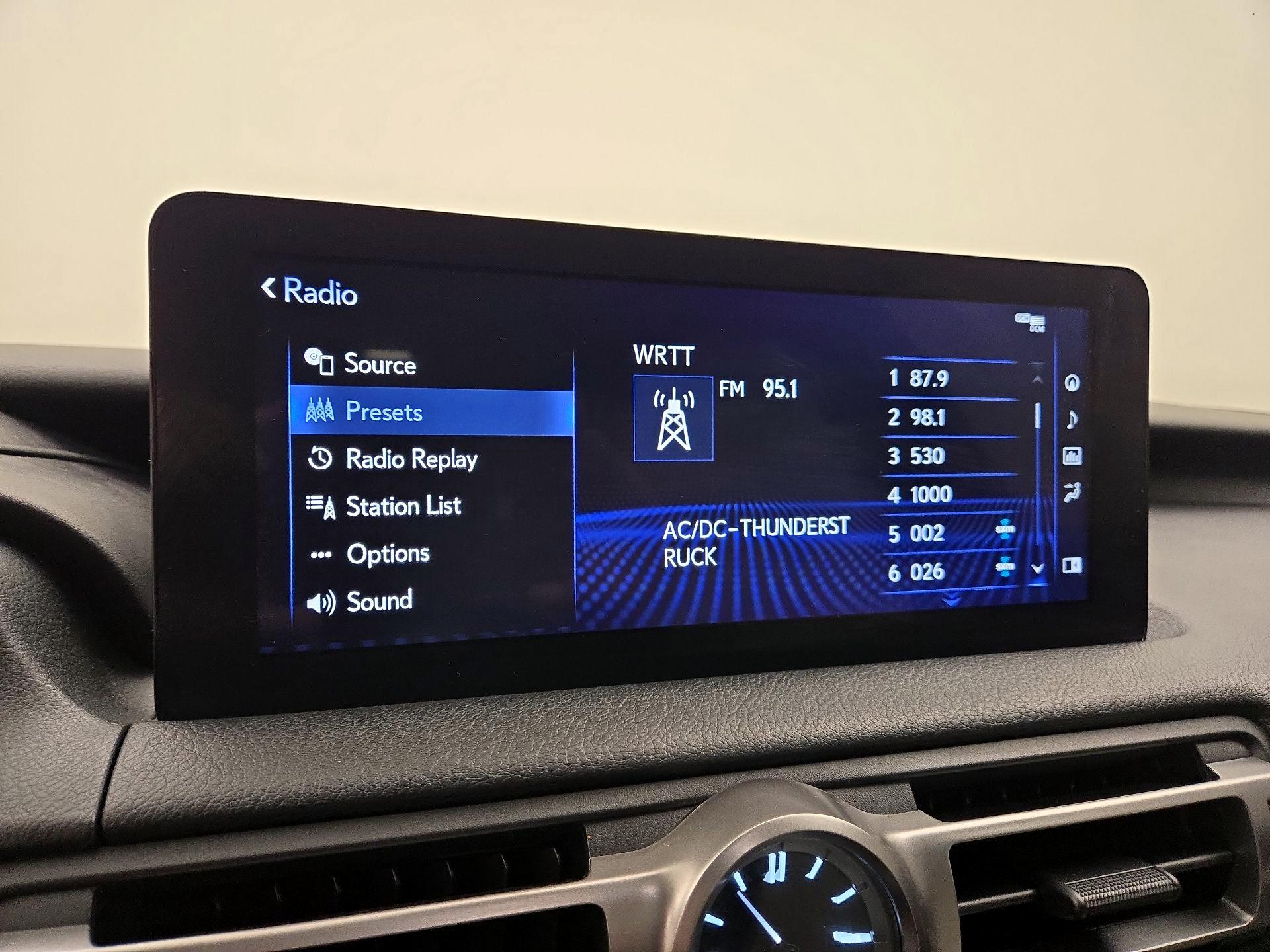 Thumbnail: 2022 Lexus IS - 15