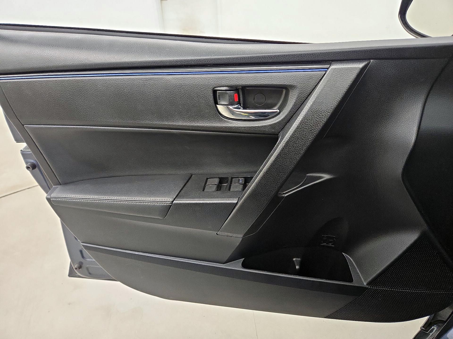 Thumbnail: 2017 Toyota Corolla - 12