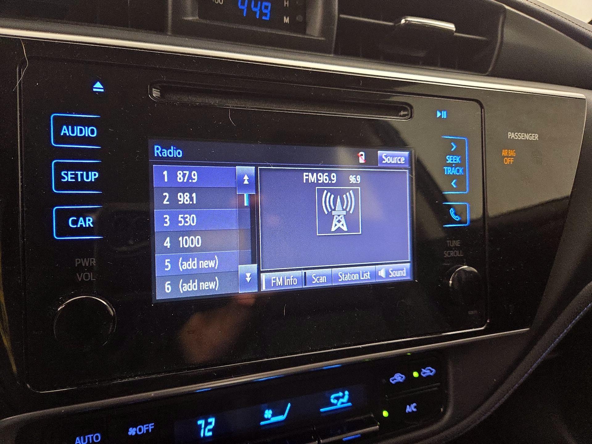 Thumbnail: 2017 Toyota Corolla - 15