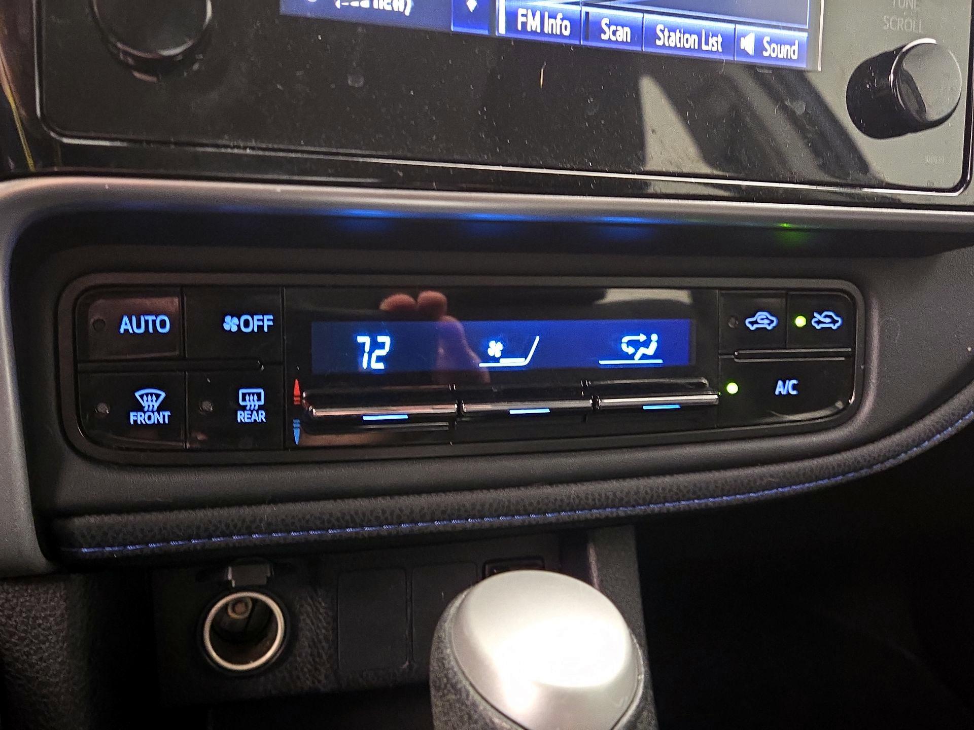 Thumbnail: 2017 Toyota Corolla - 16