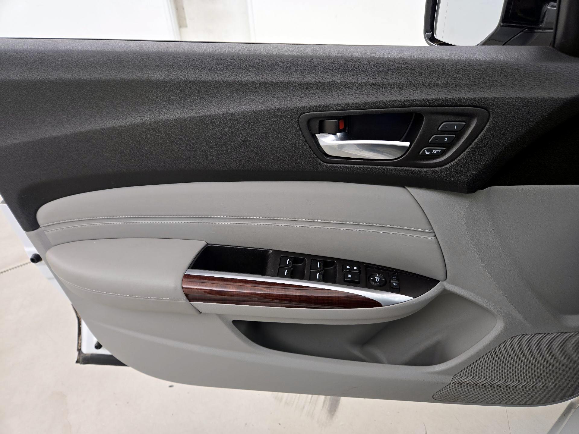 Thumbnail: 2015 Acura TLX - 12