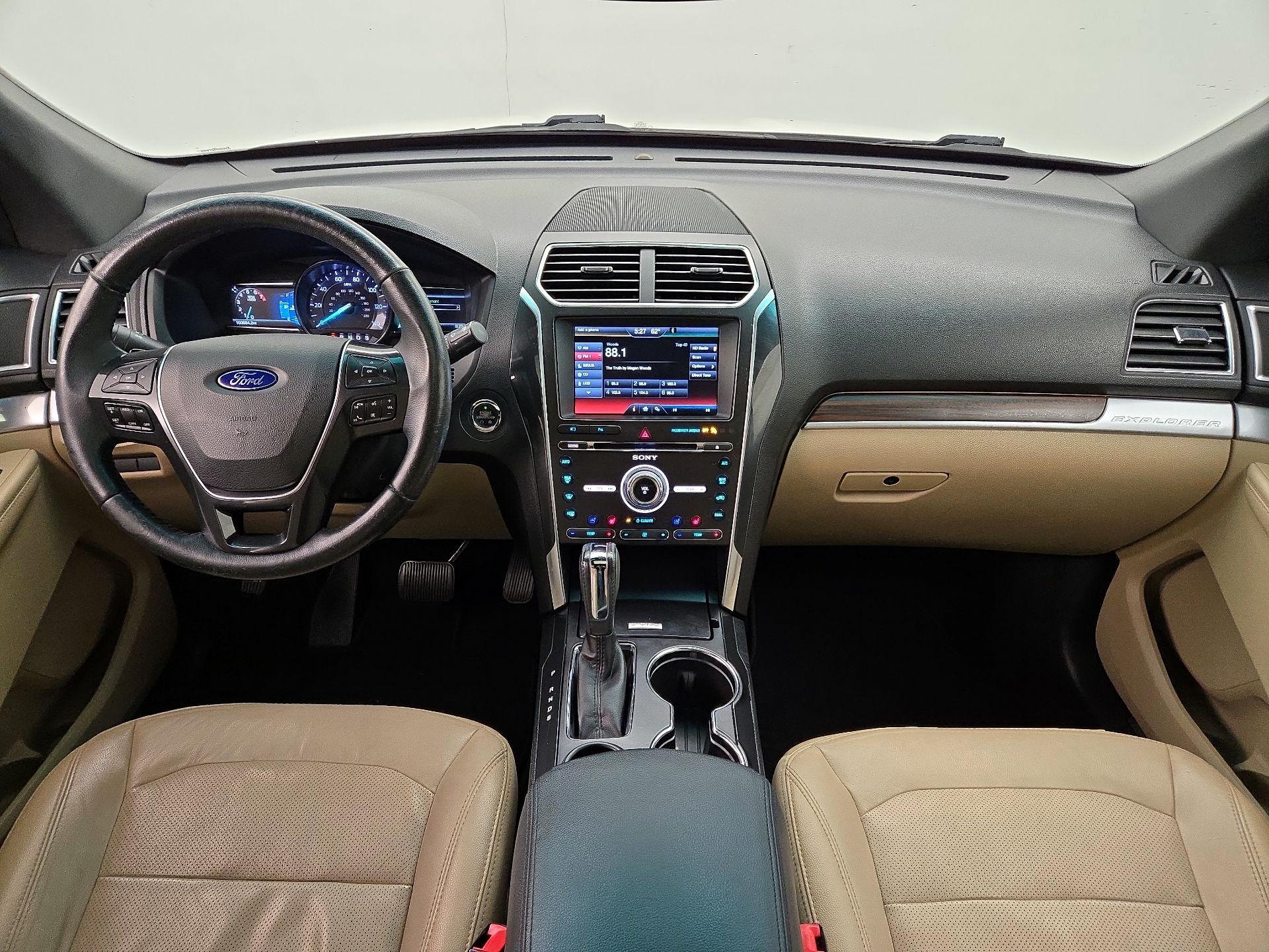 Thumbnail: 2016 Ford Explorer - 9