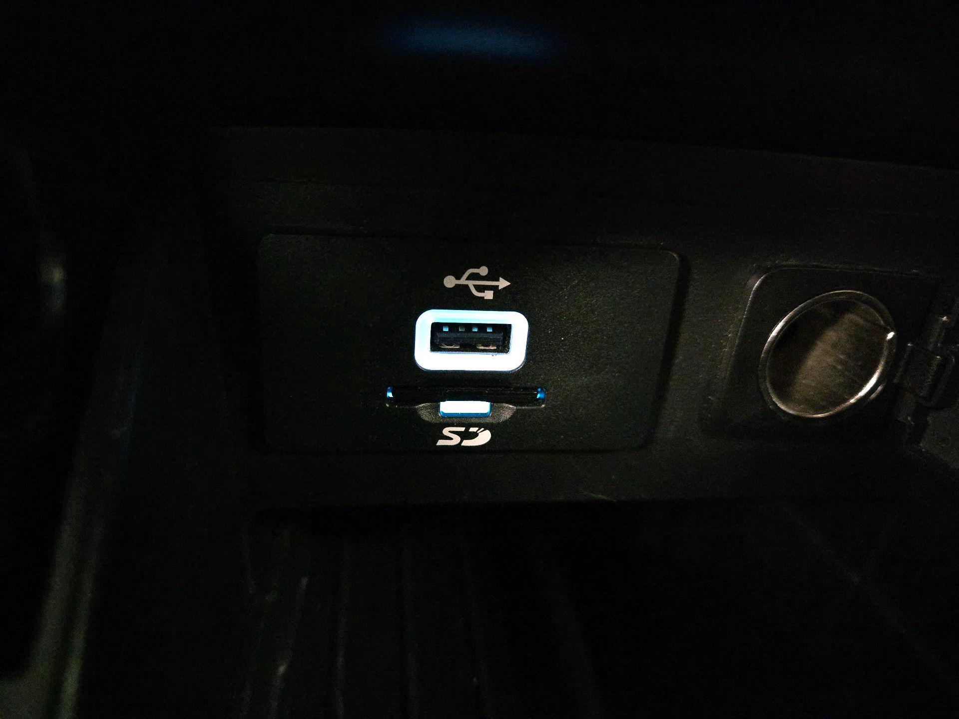 Thumbnail: 2016 Ford Explorer - 18