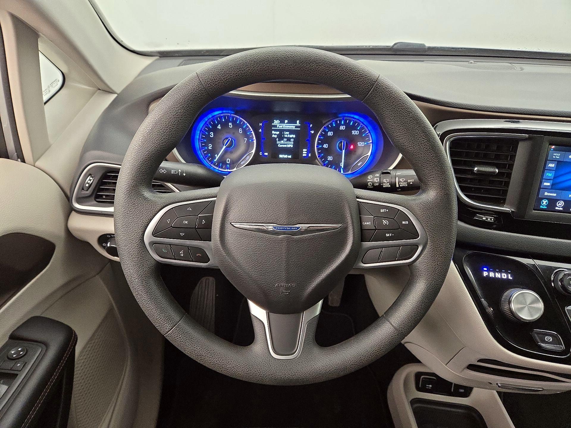 Thumbnail: 2018 Chrysler Pacifica - 10