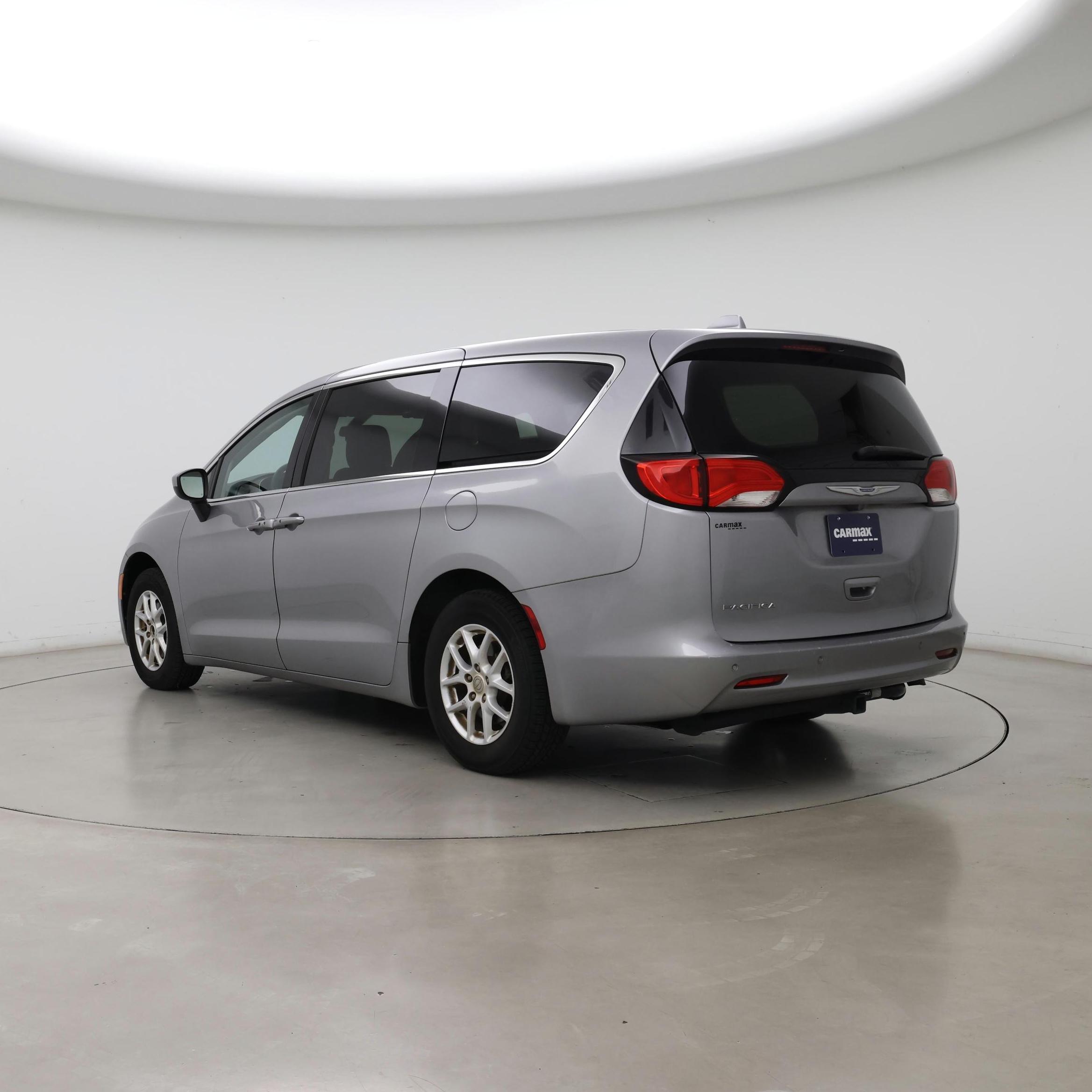 Thumbnail: 2018 Chrysler Pacifica - 2