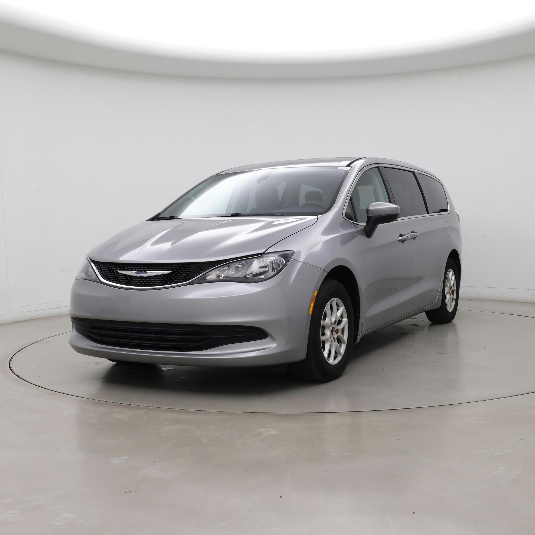 Thumbnail: 2018 Chrysler Pacifica - 4