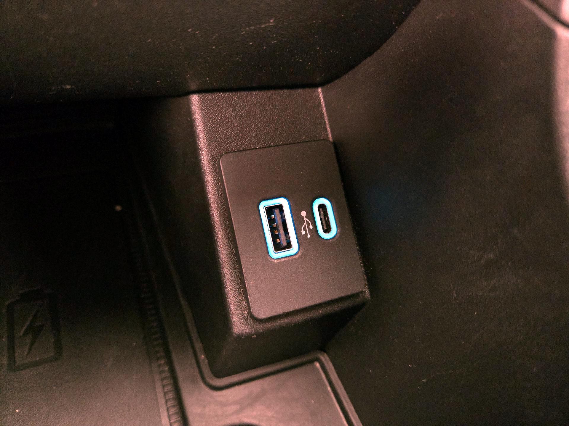 Thumbnail: 2023 Ford Edge - 18