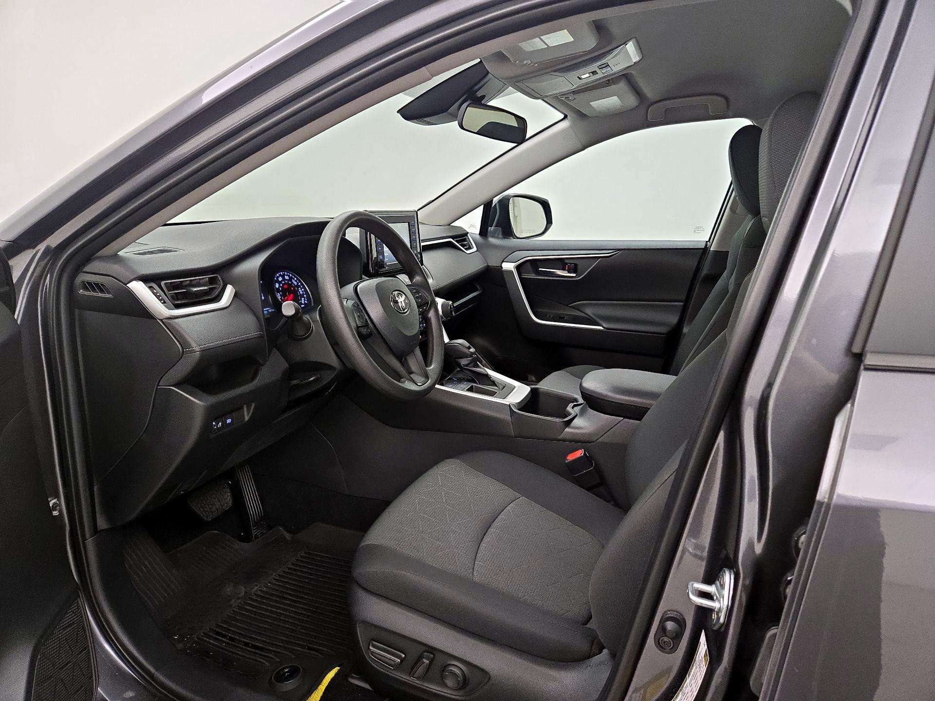 Thumbnail: 2022 Toyota RAV4 - 11