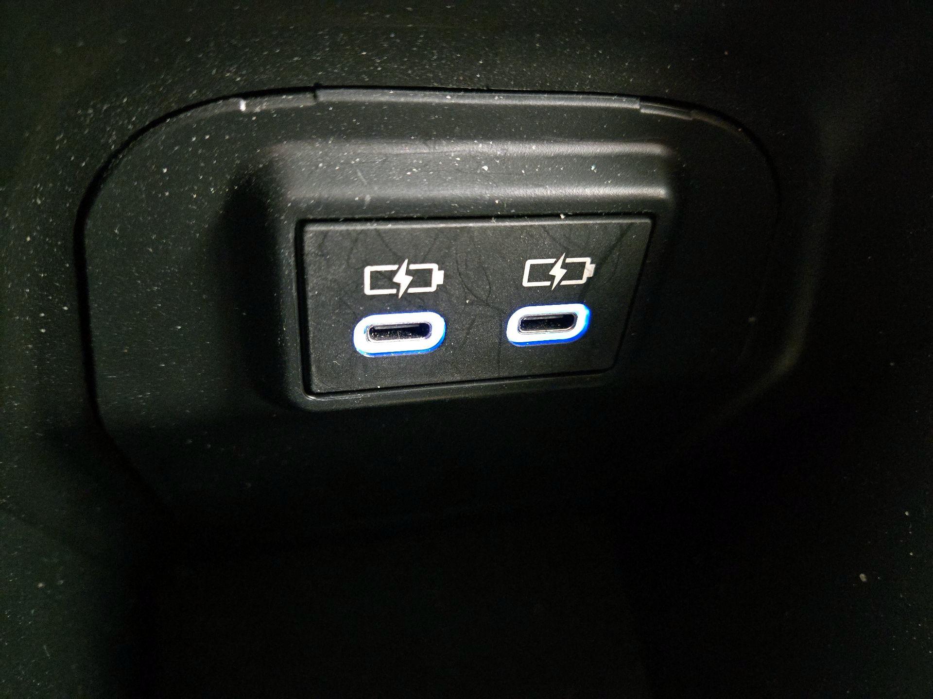 Thumbnail: 2022 Toyota RAV4 - 18