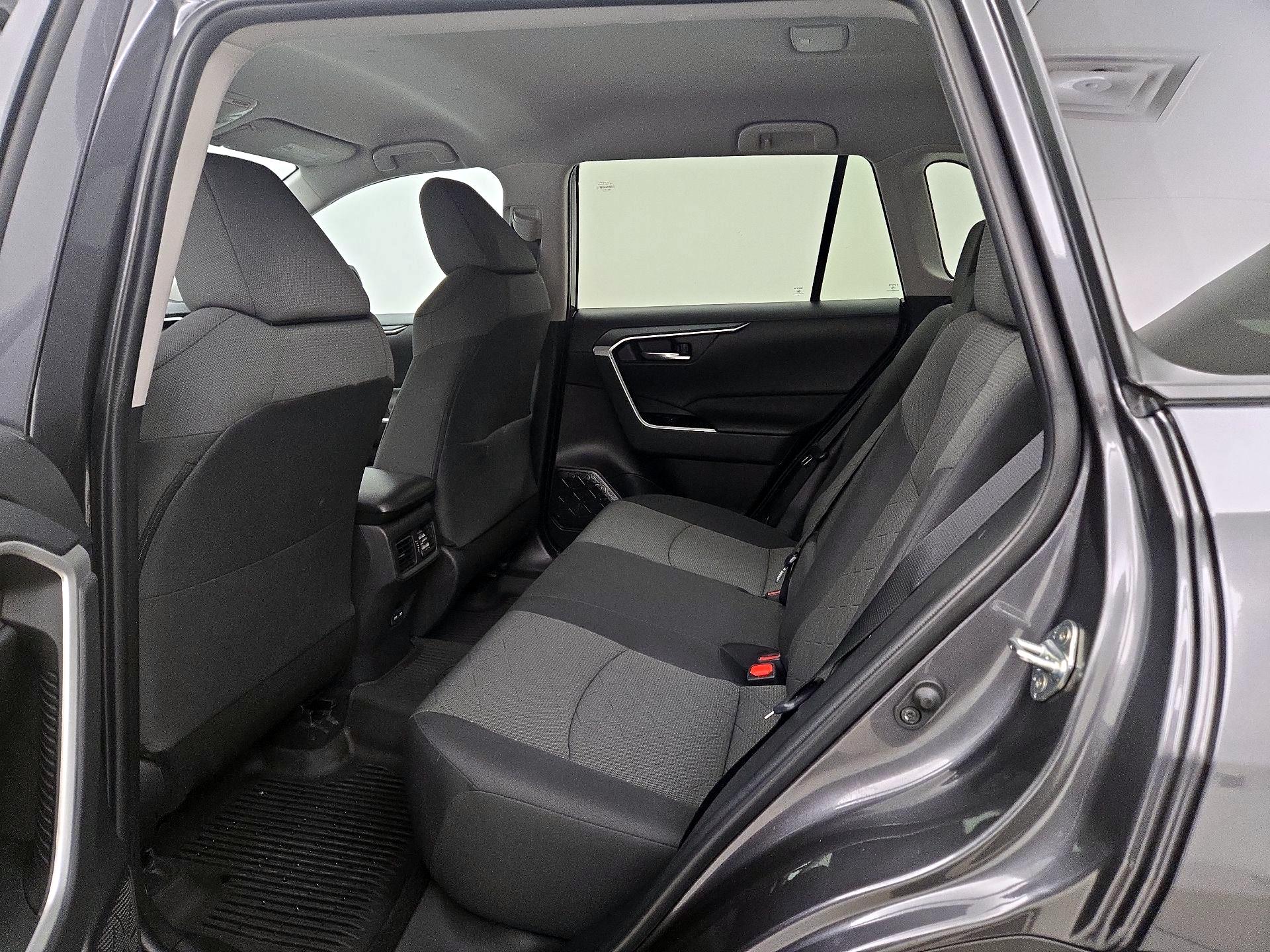 Thumbnail: 2022 Toyota RAV4 - 19