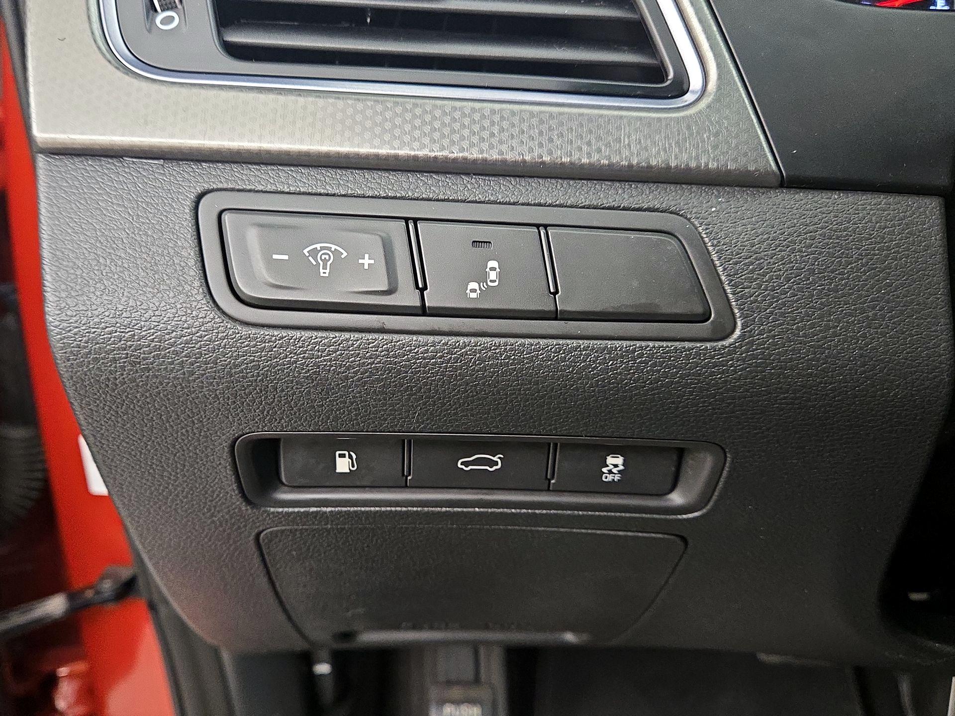 Thumbnail: 2015 Hyundai Sonata - 13