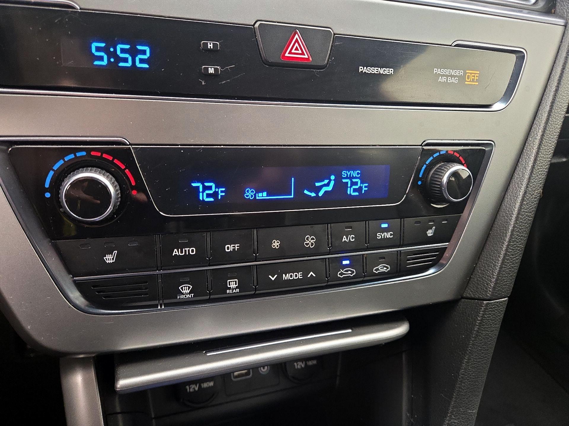 Thumbnail: 2015 Hyundai Sonata - 16