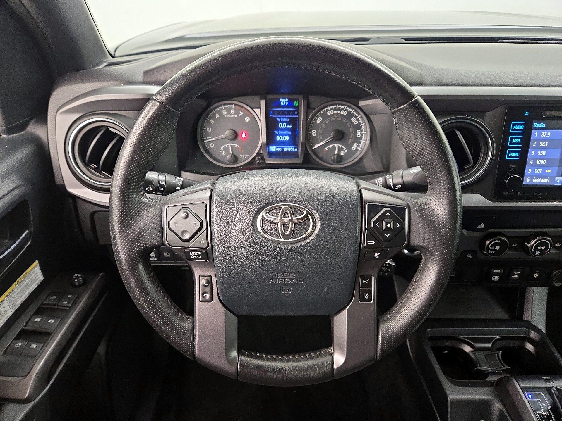 Thumbnail: 2019 Toyota Tacoma - 10