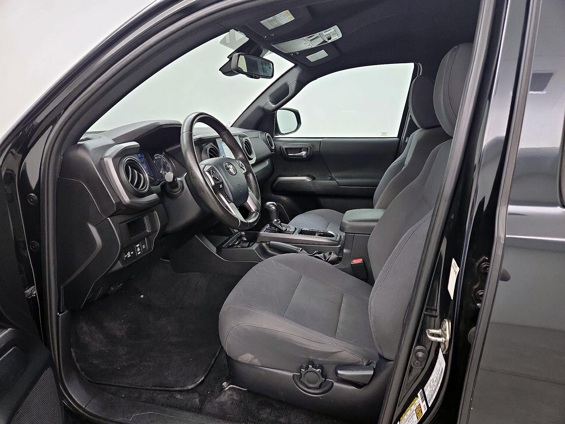 Thumbnail: 2019 Toyota Tacoma - 11