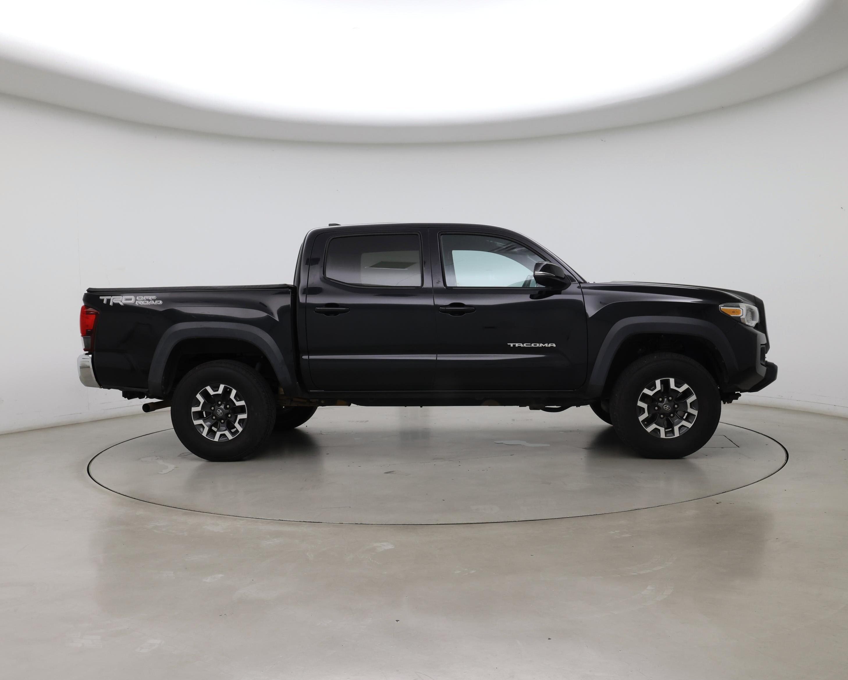 Thumbnail: 2019 Toyota Tacoma - 7