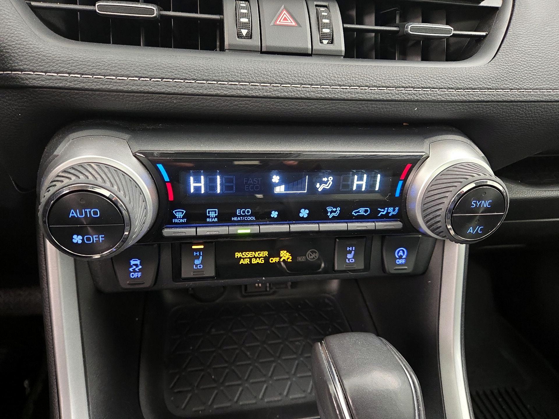 Thumbnail: 2021 Toyota RAV4 - 16