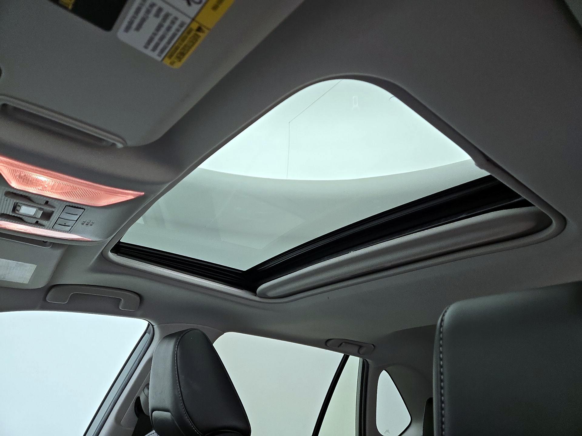 Thumbnail: 2021 Toyota RAV4 - 19