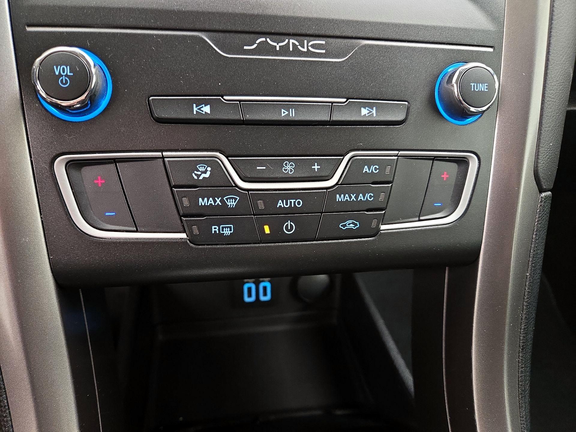 Thumbnail: 2019 Ford Fusion - 16