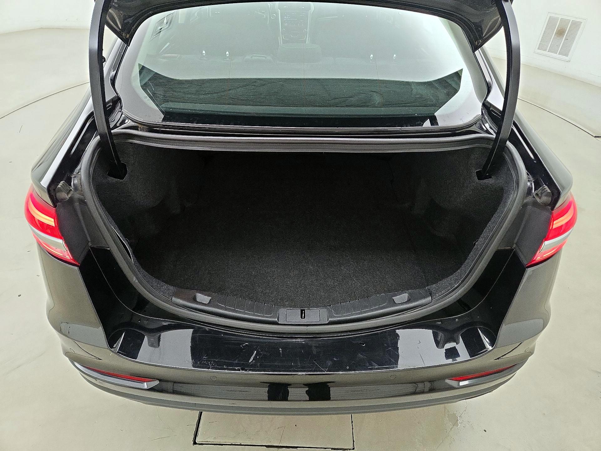 Thumbnail: 2019 Ford Fusion - 20