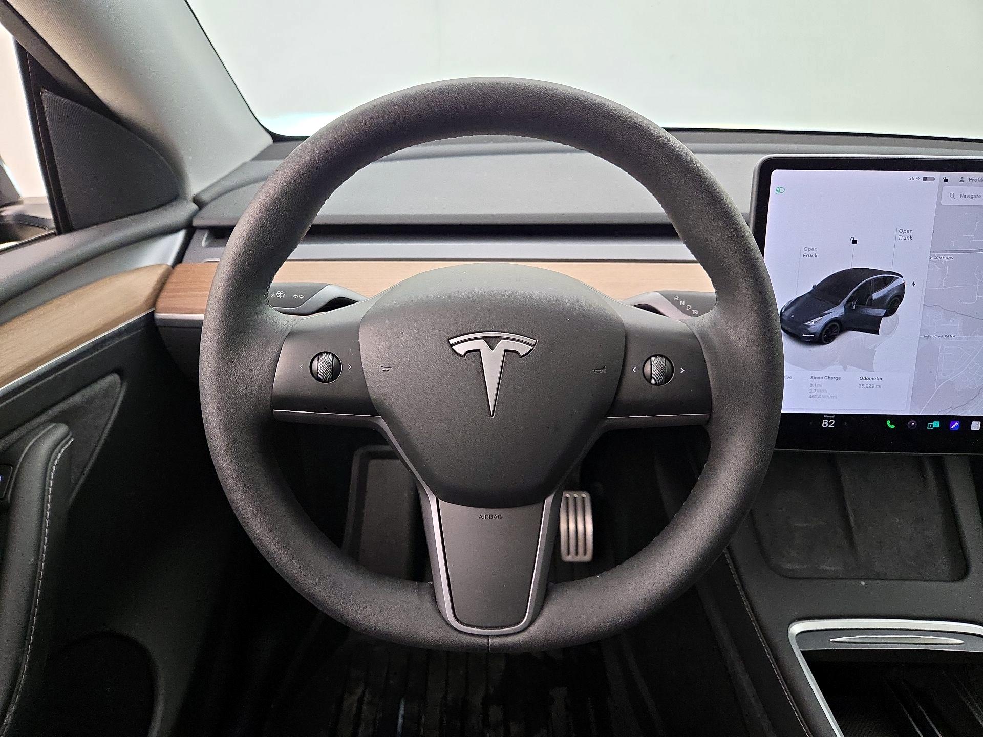 Thumbnail: 2023 Tesla Model Y - 10