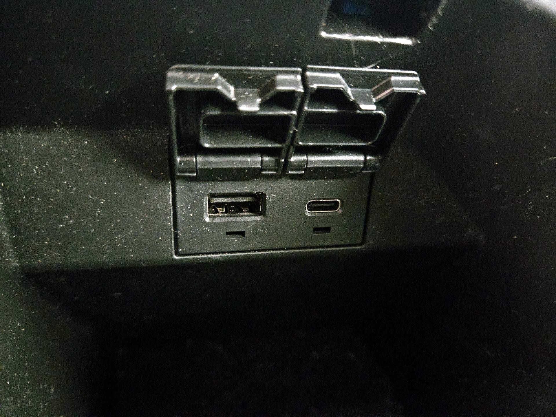 Thumbnail: 2023 Toyota Camry - 18