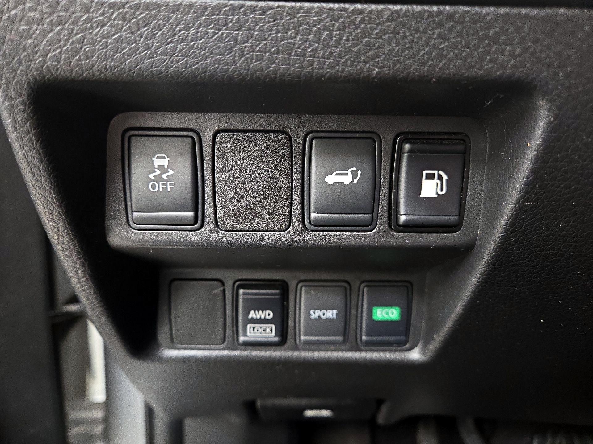 Thumbnail: 2018 Nissan Rogue - 13