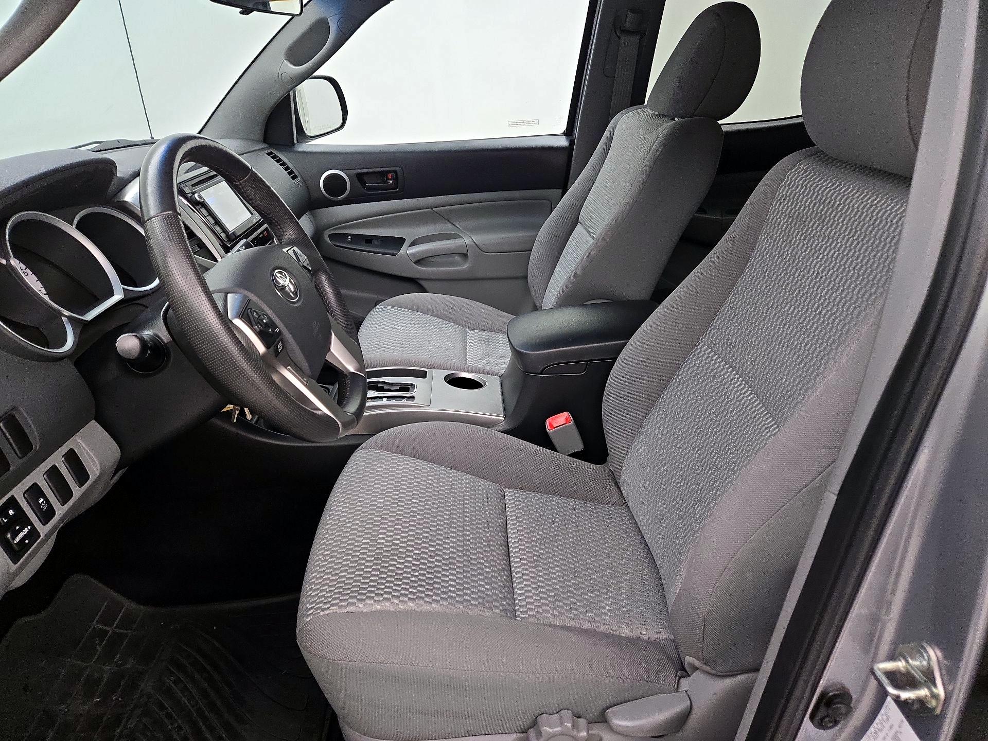 Thumbnail: 2014 Toyota Tacoma - 11