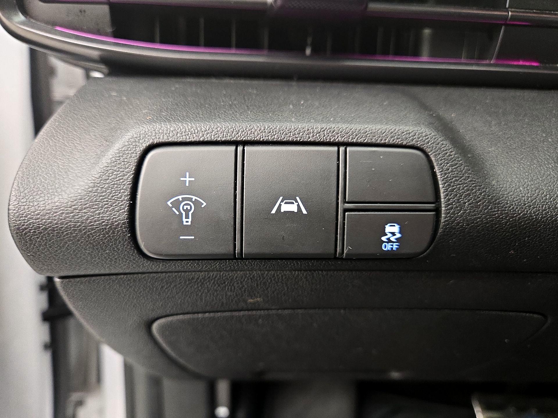 Thumbnail: 2022 Hyundai Elantra - 13