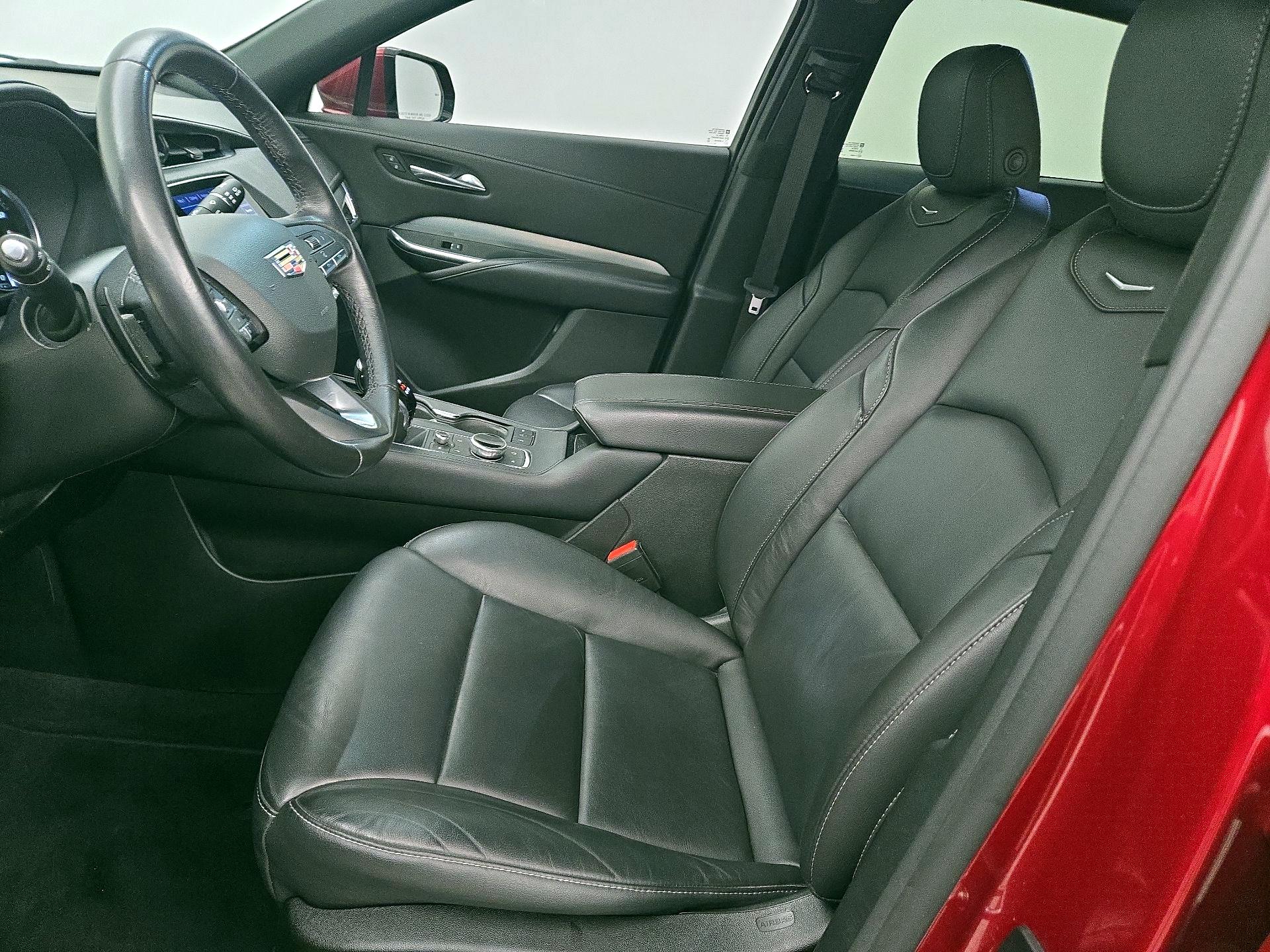 Thumbnail: 2023 Cadillac XT4 - 11