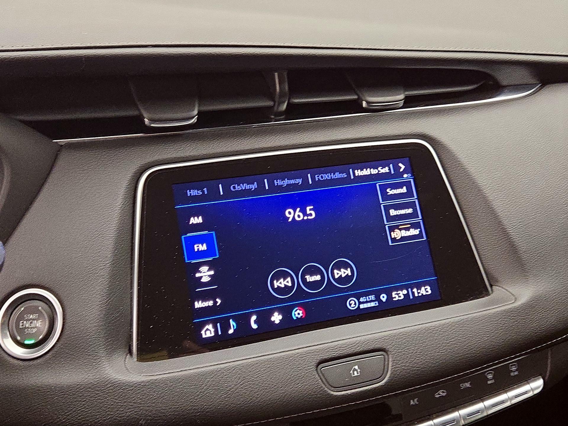 Thumbnail: 2023 Cadillac XT4 - 15