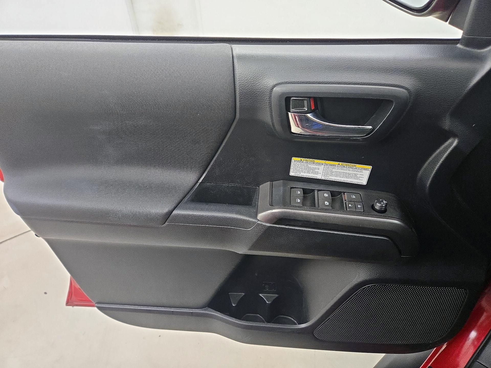 Thumbnail: 2019 Toyota Tacoma - 12