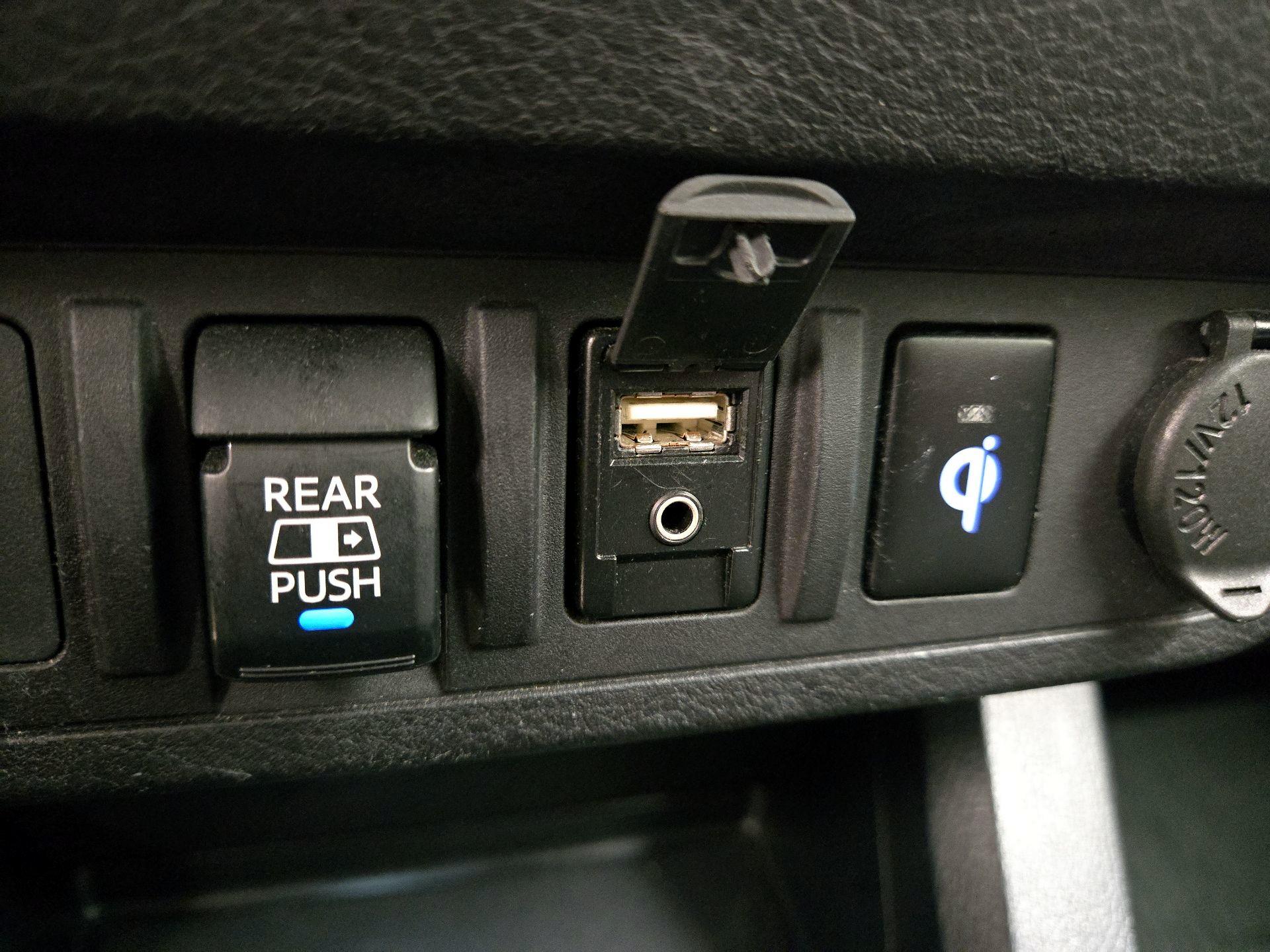 Thumbnail: 2019 Toyota Tacoma - 19