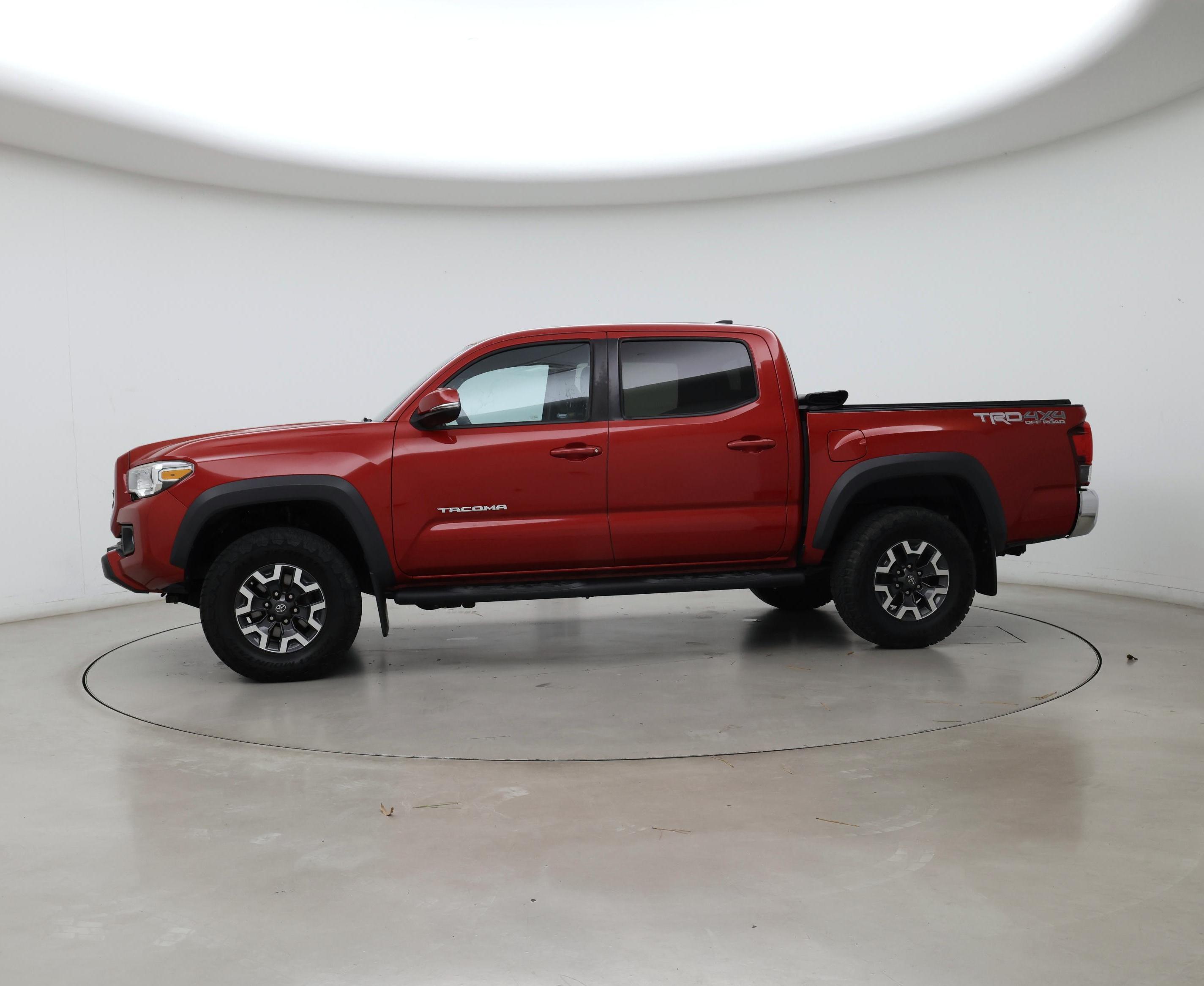 Thumbnail: 2019 Toyota Tacoma - 3
