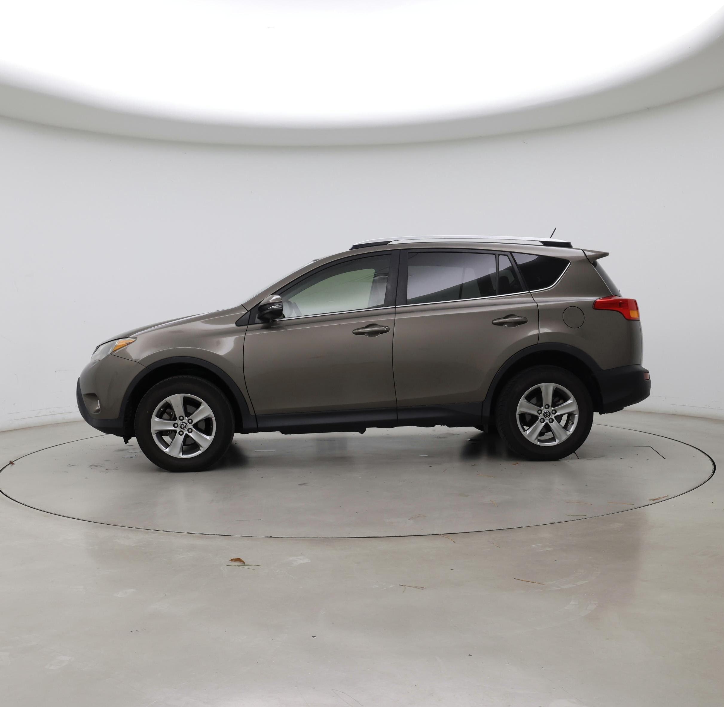 Thumbnail: 2015 Toyota RAV4 - 3