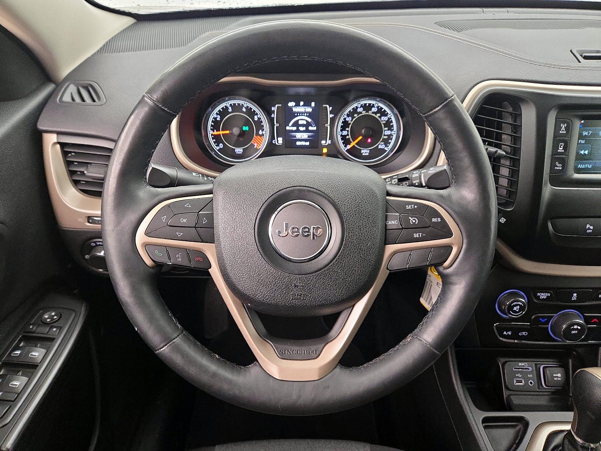 Thumbnail: 2015 Jeep Cherokee - 10