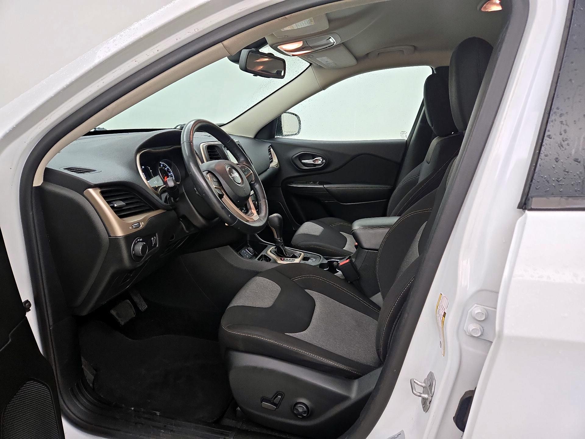 Thumbnail: 2015 Jeep Cherokee - 11